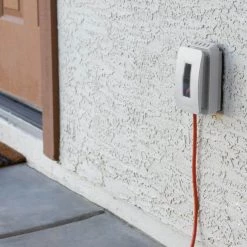 1-Gang Extra Duty Non-Metallic Low Profile While-In-Use Weatherproof Cover Horizontal/Vertical Receptacle Cover, White by Commercial Electric -Eaton Sales white commercial electric covers wcwr1pw 31 1000